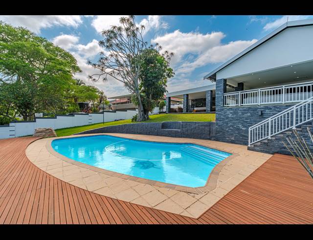 6 BEDROOM FREESTANDING FOR SALE IN ATHLONE PARK